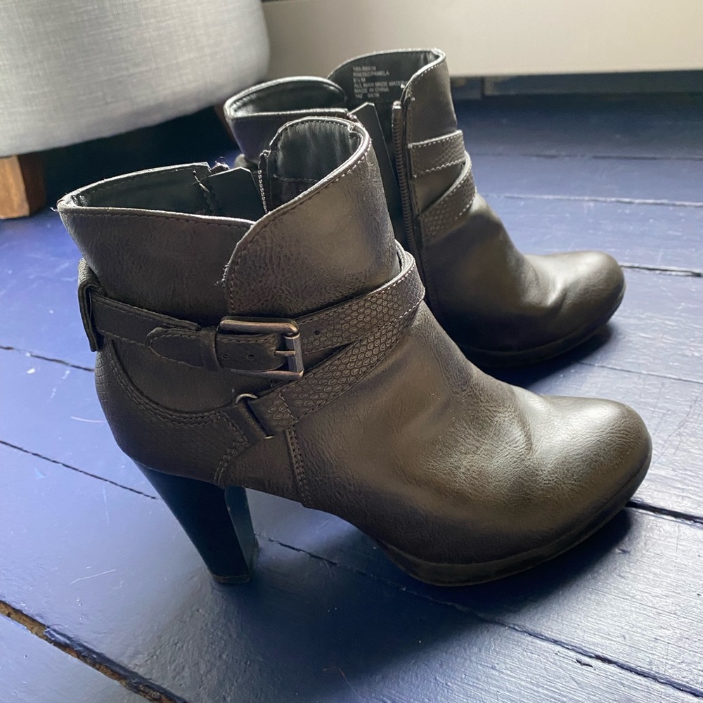 Rialto - Booties w/ Heel
